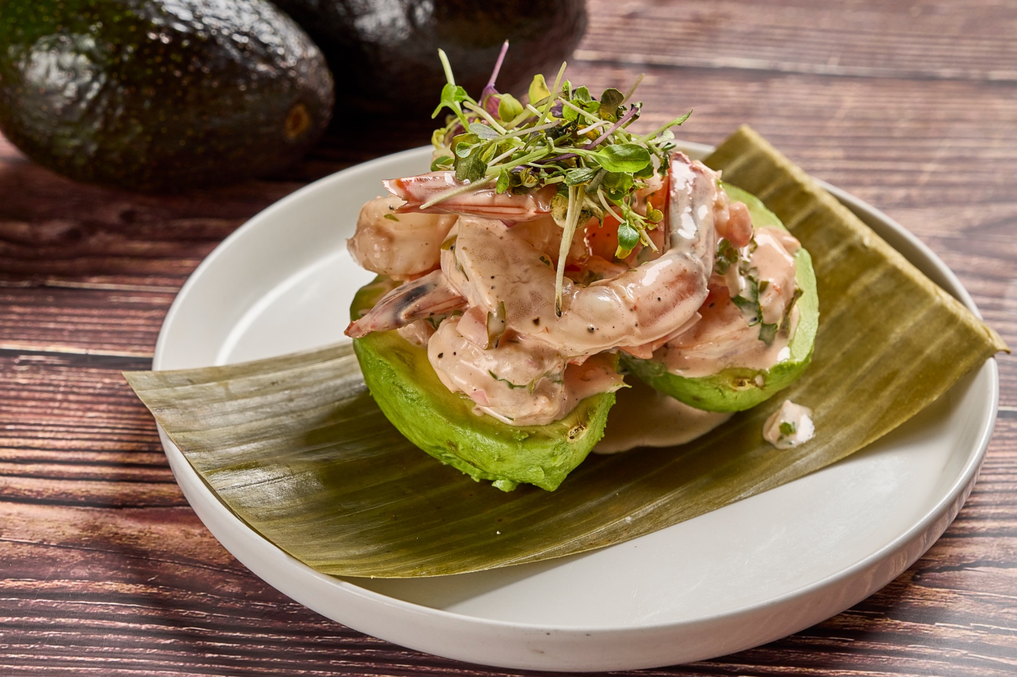 Aguacate con camarón
